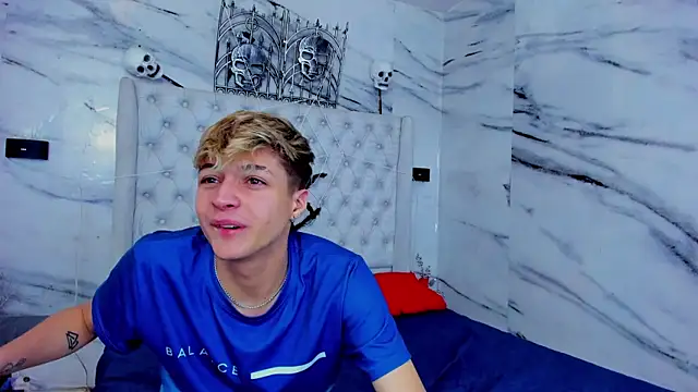 Snapshot of Ari_and_Storm chatting on November 2025 03:12:01 PM Ari and Storm online show from November 2025 03:12:01 PM