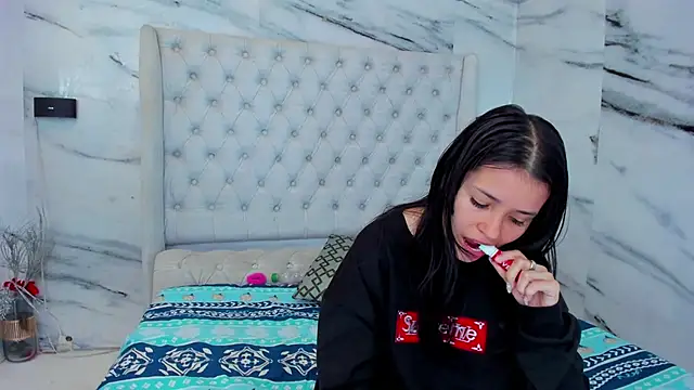 Snapshot of Ari_and_Storm chatting on November 2025 02:28:01 PM Ari and Storm online show from November 2025 02:28:01 PM