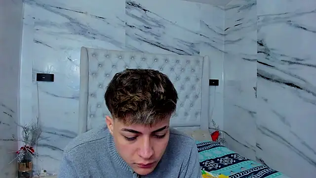 Snapshot of Ari_and_Storm chatting on November 2025 01:10:01 PM Ari and Storm online show from November 2025 01:10:01 PM