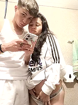 Snapshot of Ari_and_Storm chatting on November 2025 02:43:02 PM Ari and Storm online show from November 2025 02:43:02 PM