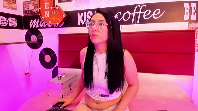 Scarlett 14  online show from December 2025 03:11:02 AM