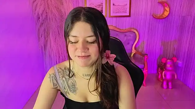 ivy lodge s online show from September 2025 08:47:02 PM