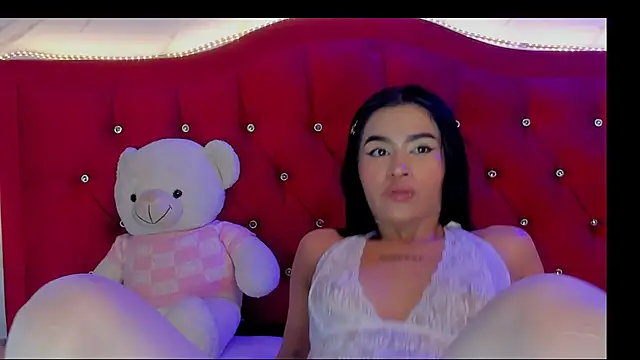 Snapshot of Lizzy_LaBelle chatting on November 2025 06:24:02 AM Lizzy LaBelle online show from November 2025 06:24:02 AM