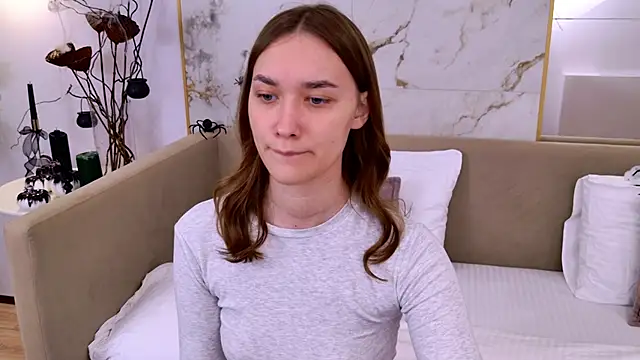 AmadaReine online show from October 2025 04:11:01 PM