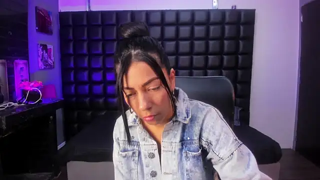 ashlyy sweet  online show from April 2026 08:42:02 PM