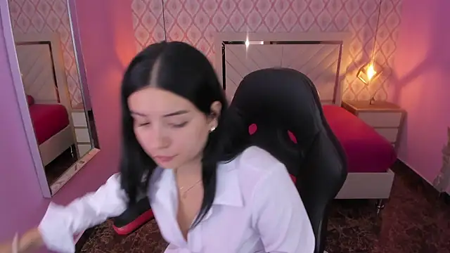 CHRISTY TEIGEN4 online show from November 2025 07:27:01 PM