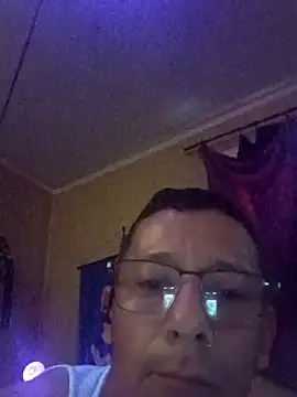 tonder69 online show from October 2025 01:42:01 PM