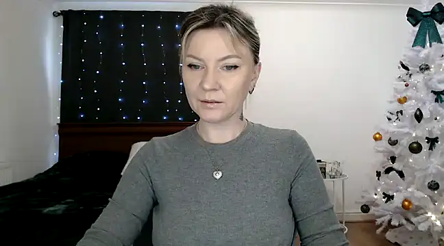 ParadiseAlina online show from December 2024 01:00:01 PM