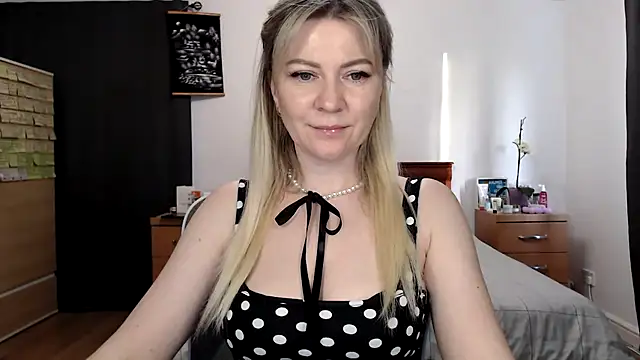 ParadiseAlina online show from April 2026 06:54:02 PM