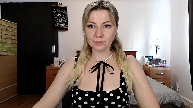 ParadiseAlina online show from April 2026 05:59:01 PM