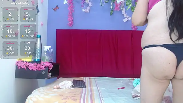 andrealopezcm101 online show from September 2025 11:12:02 AM