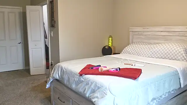 Calimarina online show from November 2025 06:42:02 PM