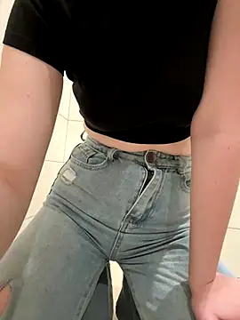 Cumonmme online show from November 2025 08:10:01 PM