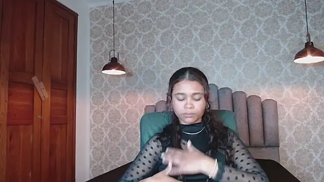 Snapshot of Kristall_06 chatting on October 2025 02:41:02 AM Kristall 06 online show from October 2025 02:41:02 AM