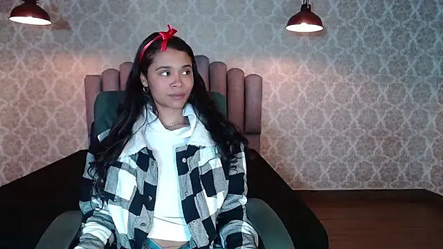 Snapshot of Kristall_06 chatting on October 2025 02:14:02 AM Kristall 06 online show from October 2025 02:14:02 AM