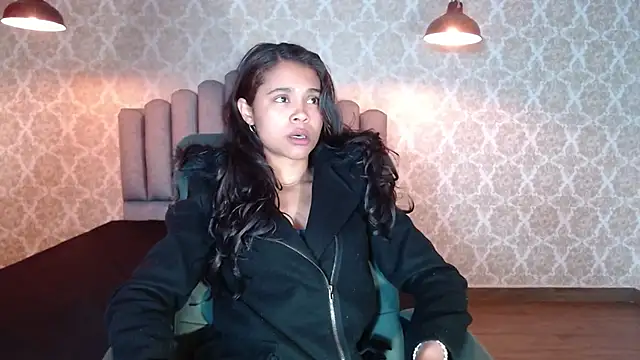 Snapshot of Kristall_06 chatting on October 2025 03:07:02 AM Kristall 06 online show from October 2025 03:07:02 AM