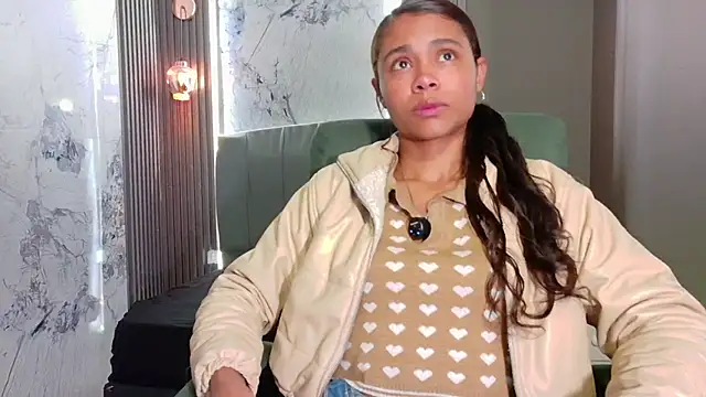 Snapshot of Kristall_06 chatting on November 2025 02:28:02 AM Kristall 06 online show from November 2025 02:28:02 AM