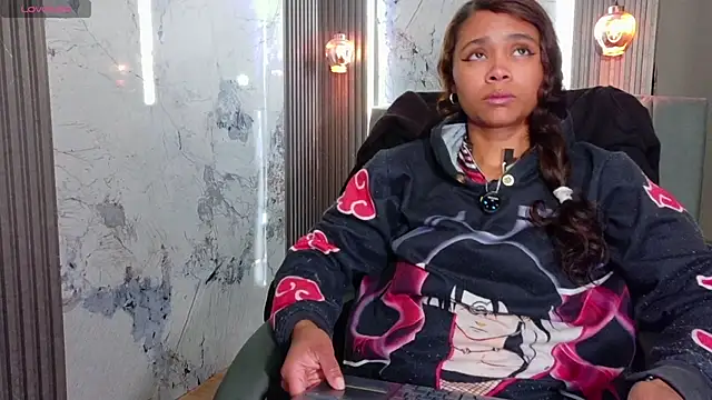 Snapshot of Kristall_06 chatting on November 2025 02:06:02 AM Kristall 06 online show from November 2025 02:06:02 AM