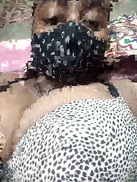 Snapshot of Schii69 chatting on November 2025 04:04:01 AM Schii69 online show from November 2025 04:04:01 AM