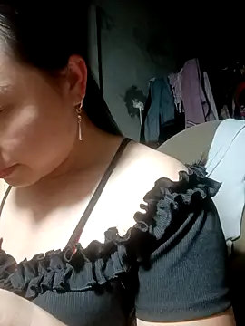 suki-lady online show from November 2025 03:22:01 PM