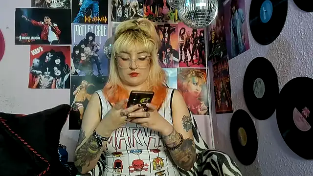 Avril Maria online show from March 2026 08:35:02 PM