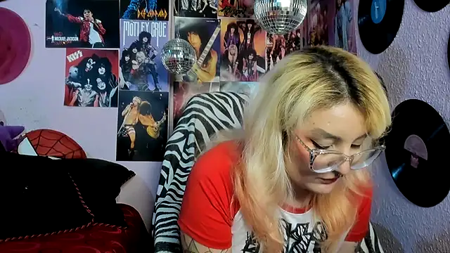 Avril Maria online show from April 2026 10:12:02 PM