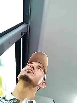 Snapshot of JuanD_vero chatting on October 2025 03:24:01 PM JuanD vero online show from October 2025 03:24:01 PM