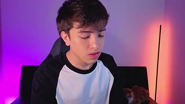 onlinenico online show from November 2025 08:10:01 PM