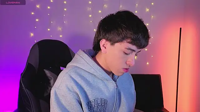 onlinenico online show from December 2025 08:05:01 PM