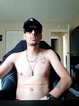 Snapshot of latinosatiro94 chatting on June 2026 11:54:01 PM latinosatiro94 online show from June 2026 11:54:01 PM