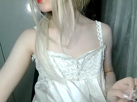 Annabelle-e online show from April 2026 07:41:01 PM