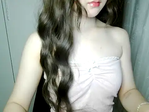 Snapshot of Annabelle-e chatting on May 2026 08:38:02 PM Annabelle-e online show from May 2026 08:38:02 PM