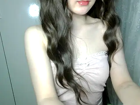 Snapshot of Annabelle-e chatting on June 2026 06:55:02 PM Annabelle-e online show from June 2026 06:55:02 PM