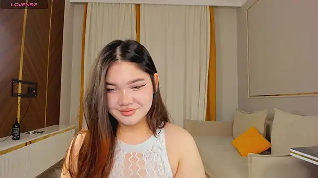 Snapshot of yummmymommy chatting on October 2025 02:38:02 PM yummmymommy online show from October 2025 02:38:02 PM