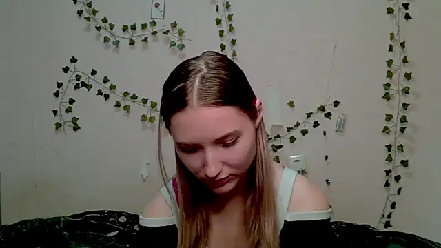  kikiclark   online show from November 2025 04:16:01 PM