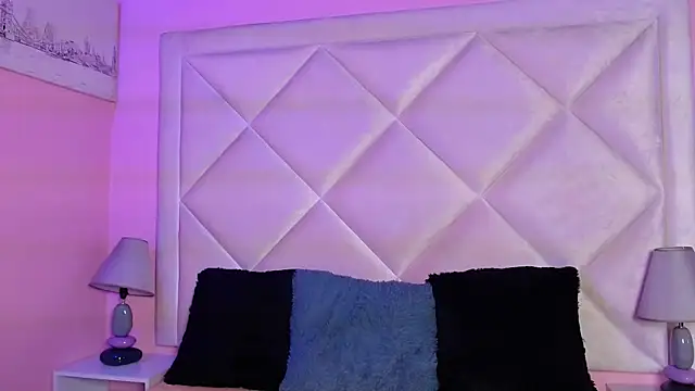 Miaa Smithh   online show from November 2025 12:59:03 PM