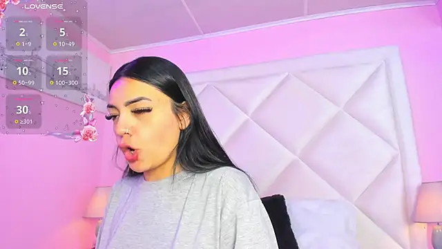 Miaa Smithh   online show from February 2026 11:06:02 AM