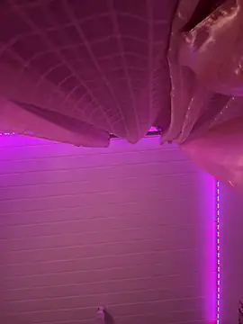 luluzinhax online show from April 2026 05:02:02 AM