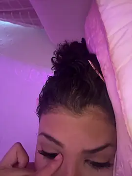 luluzinhax online show from April 2026 01:01:01 PM