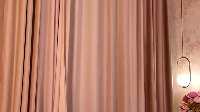 Snapshot of Olivia_Mourr chatting on November 2025 05:04:02 PM Olivia Mourr online show from November 2025 05:04:02 PM