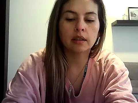 Snapshot of Valery__Rouse_ chatting on April 2026 12:29:02 PM Valery Rouse online show from April 2026 12:29:02 PM