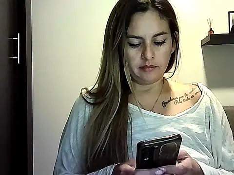 Snapshot of Valery__Rouse_ chatting on June 2026 01:21:02 AM Valery Rouse online show from June 2026 01:21:02 AM