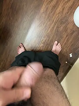 Snapshot of Guyguard12 chatting on March 2026 08:30:01 AM Guyguard12 online show from March 2026 08:30:01 AM