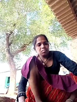 Snapshot of Hot-honi chatting on September 2025 02:33:02 AM Hot-honi online show from September 2025 02:33:02 AM