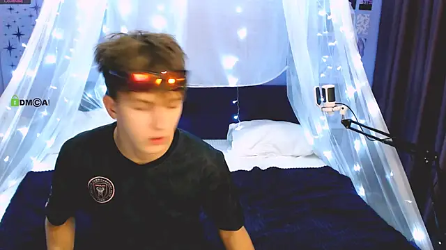 travis wolf  online show from September 2025 07:29:01 PM