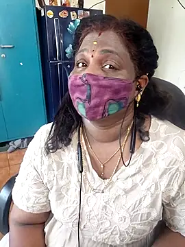 Snapshot of Tamil_Kavitha10 chatting on April 2026 05:05:02 AM Tamil Kavitha10 online show from April 2026 05:05:02 AM