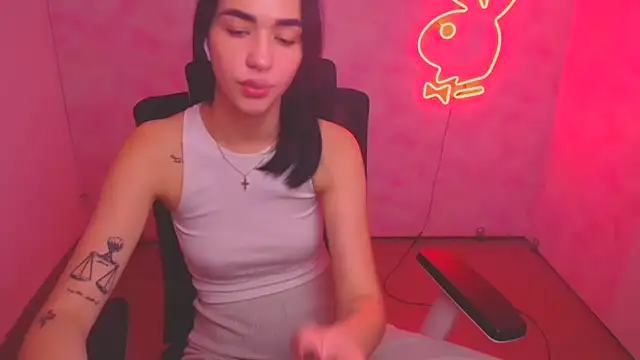 Snapshot of Bella_Night4 chatting on October 2025 06:22:02 AM Bella Night4 online show from October 2025 06:22:02 AM