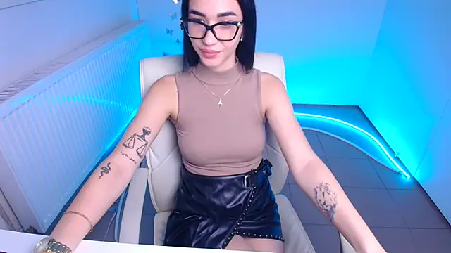 Snapshot of Bella_Night4 chatting on October 2025 12:26:02 PM Bella Night4 online show from October 2025 12:26:02 PM