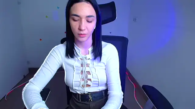 Snapshot of Bella_Night4 chatting on October 2025 06:03:02 AM Bella Night4 online show from October 2025 06:03:02 AM