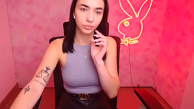 Snapshot of Bella_Night4 chatting on October 2025 06:13:02 AM Bella Night4 online show from October 2025 06:13:02 AM